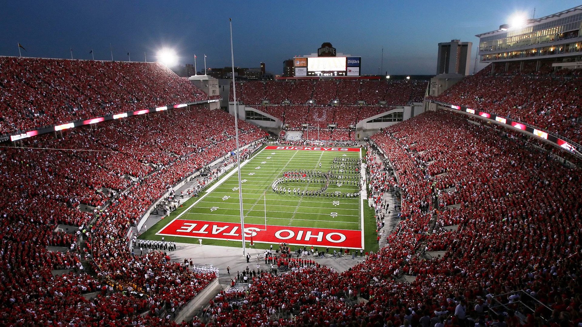 电竞产业蓬勃发展,全球总决赛创收视新高,职业选手年薪破千万