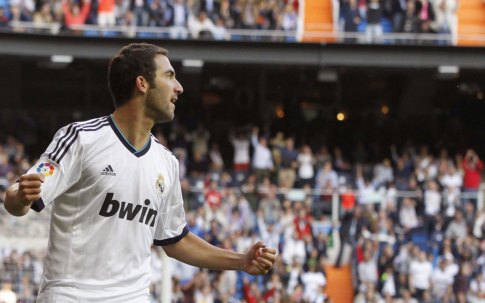 哈兰德暴力美学！强硬对抗破门当选曼城十月最佳进球